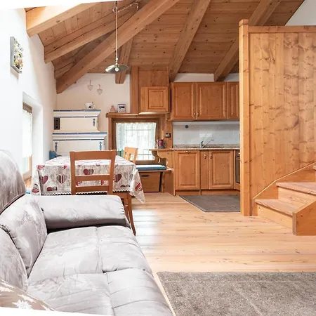 Apartment Mansarda 4 Posti Letto In A Borca Di Cadore